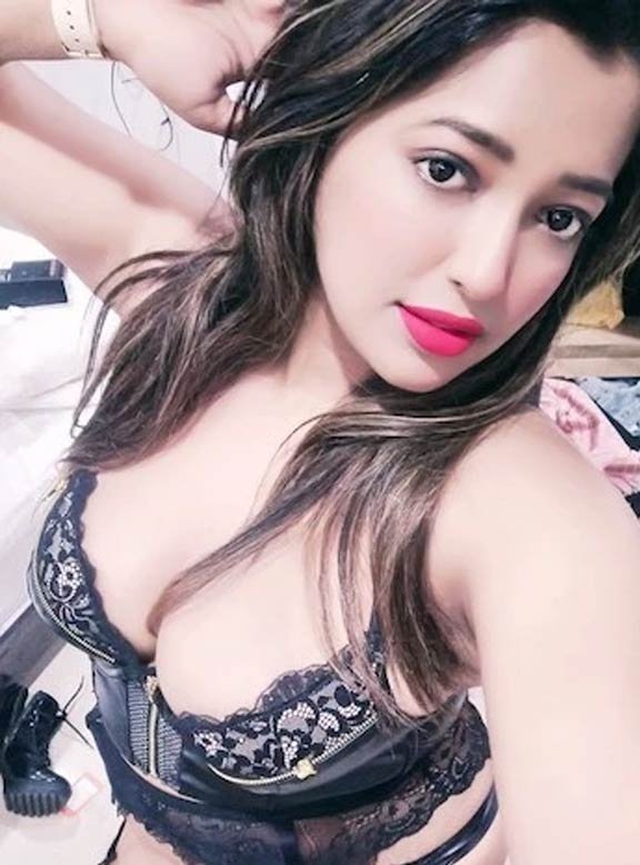Lonavala aged housewife Call Girl